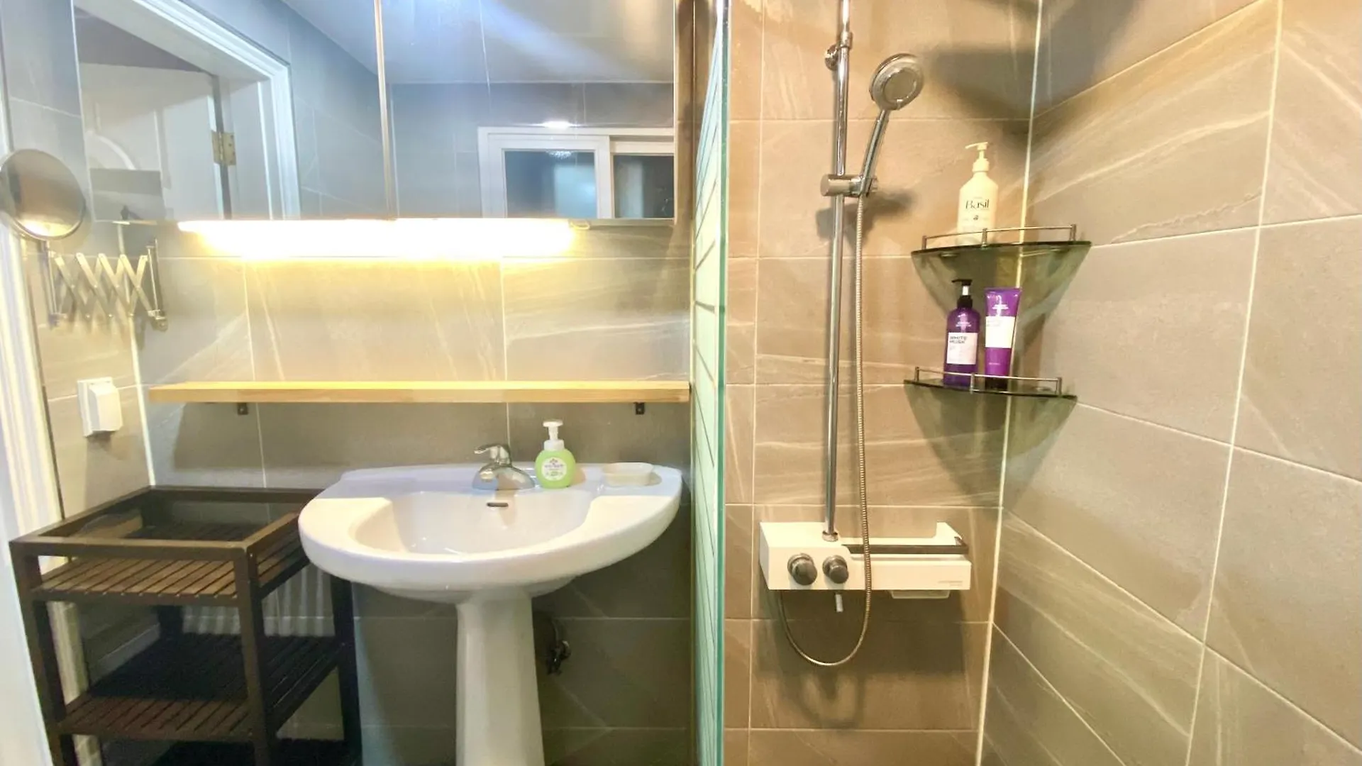 Kooljam House-Center Of Seoul-Itaewon-Spacious-3Min From The Subway فيلة سيول