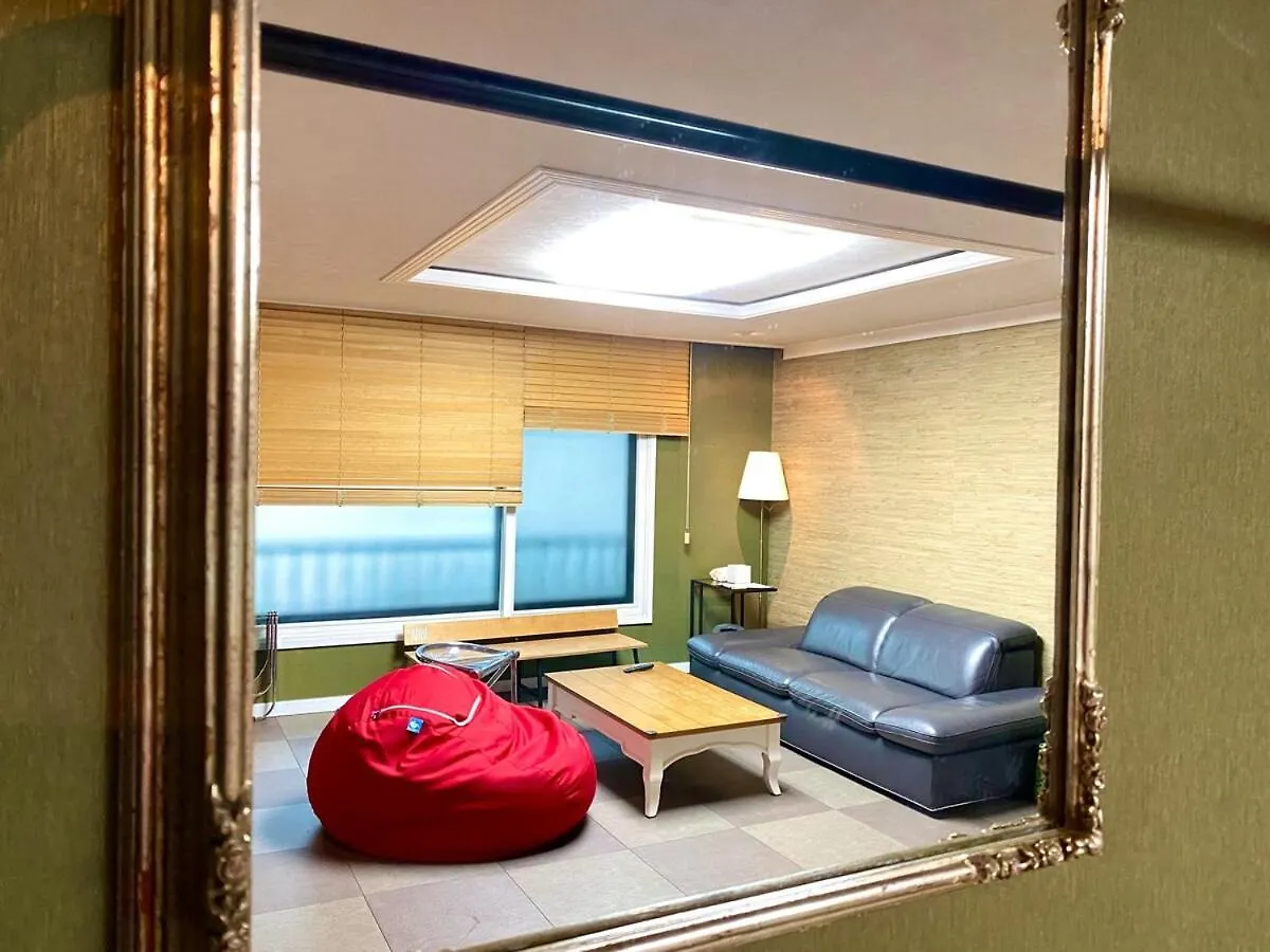Kooljam House-Center Of Seoul-Itaewon-Spacious-3Min From The Subway 0*, سيول